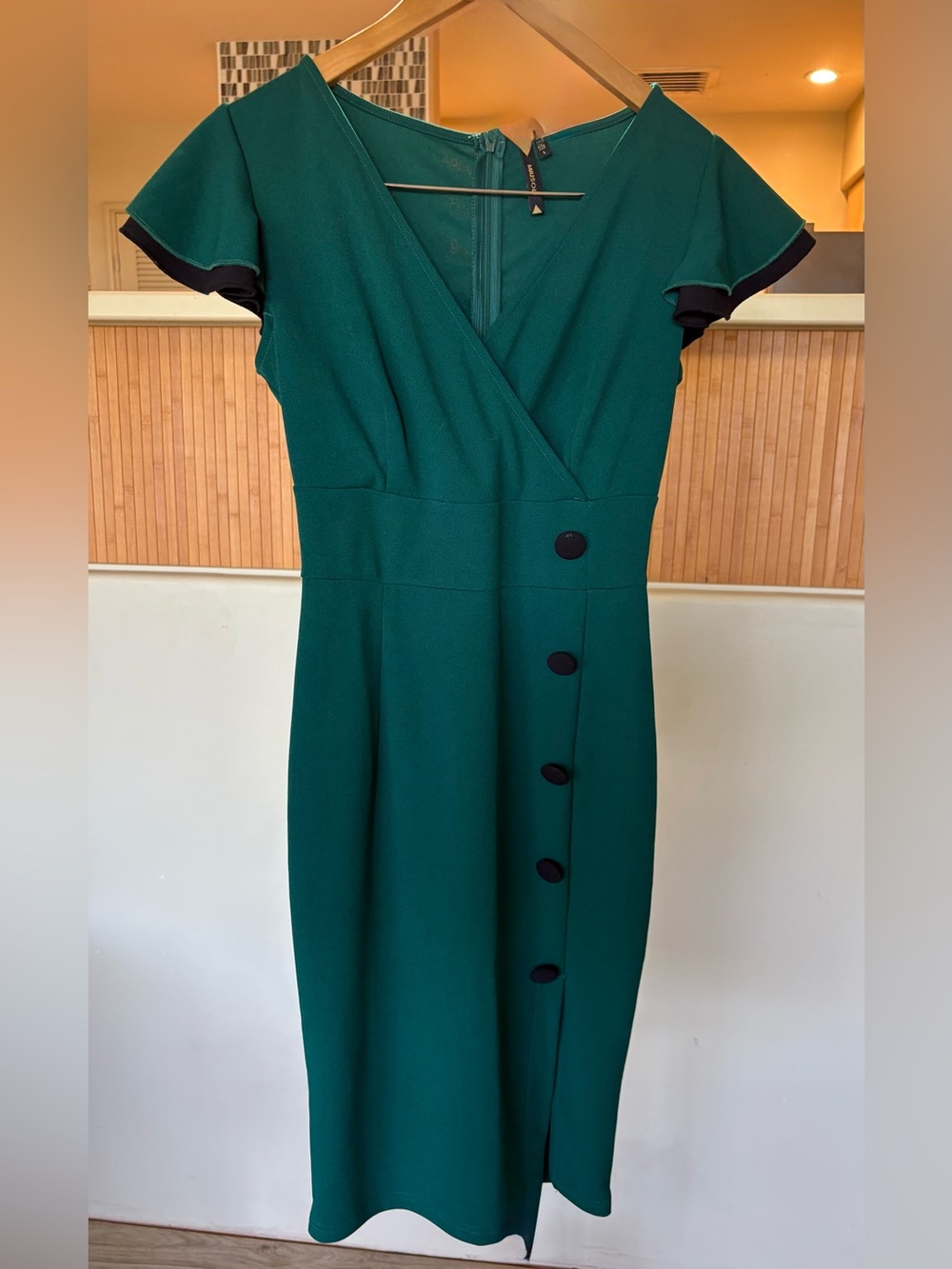 Miusol Emerald Green Midi Dress with Black Button Accents